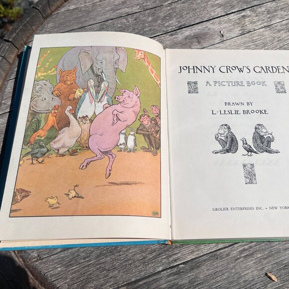 Childrens Book - Flip - Two Sections - Dandelion Library - Picture 4 of 10